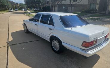 Mercedes-Benz-500-Series-1990-Sedan-4