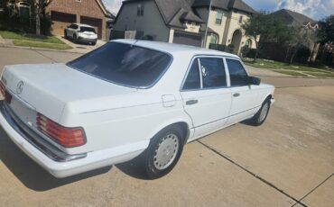 Mercedes-Benz-500-Series-1990-Sedan-5