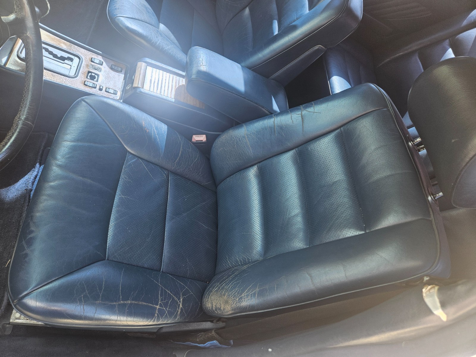 Mercedes-Benz-500-Series-1990-Sedan-8