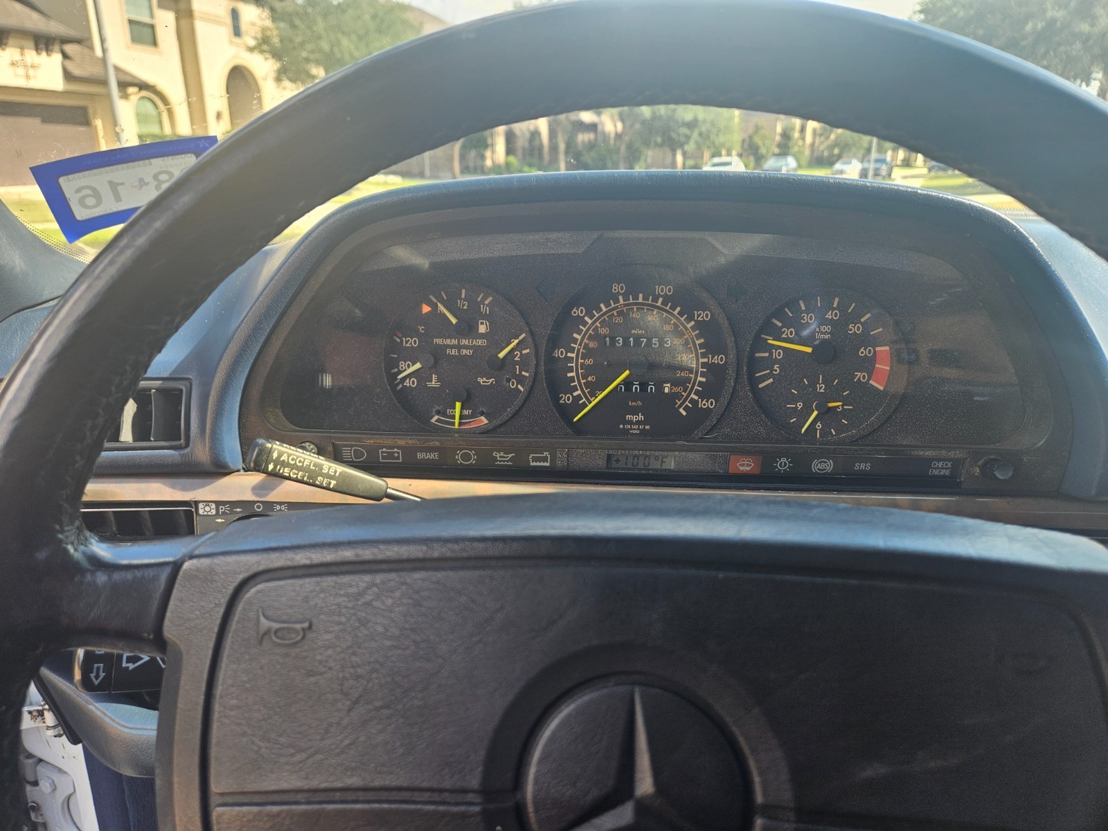 Mercedes-Benz-500-Series-1990-Sedan-9