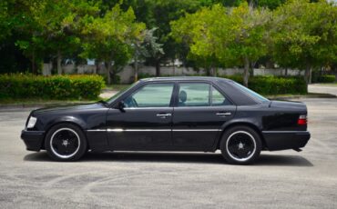 Mercedes-Benz-500-Series-1993-Sedan-11
