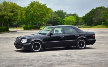 Mercedes-Benz-500-Series-1993-Sedan-12