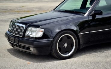Mercedes-Benz-500-Series-1993-Sedan-13