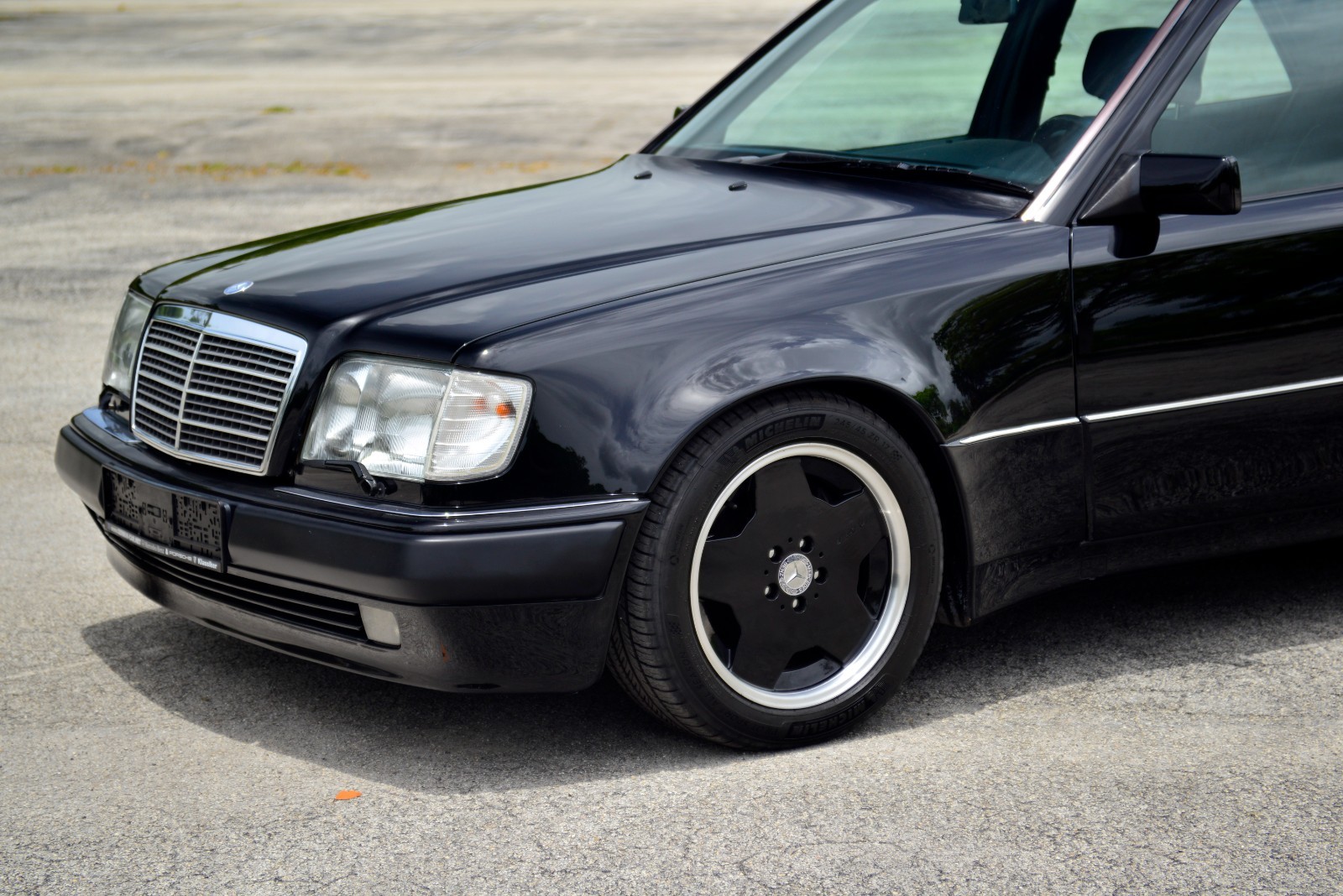 Mercedes-Benz-500-Series-1993-Sedan-13