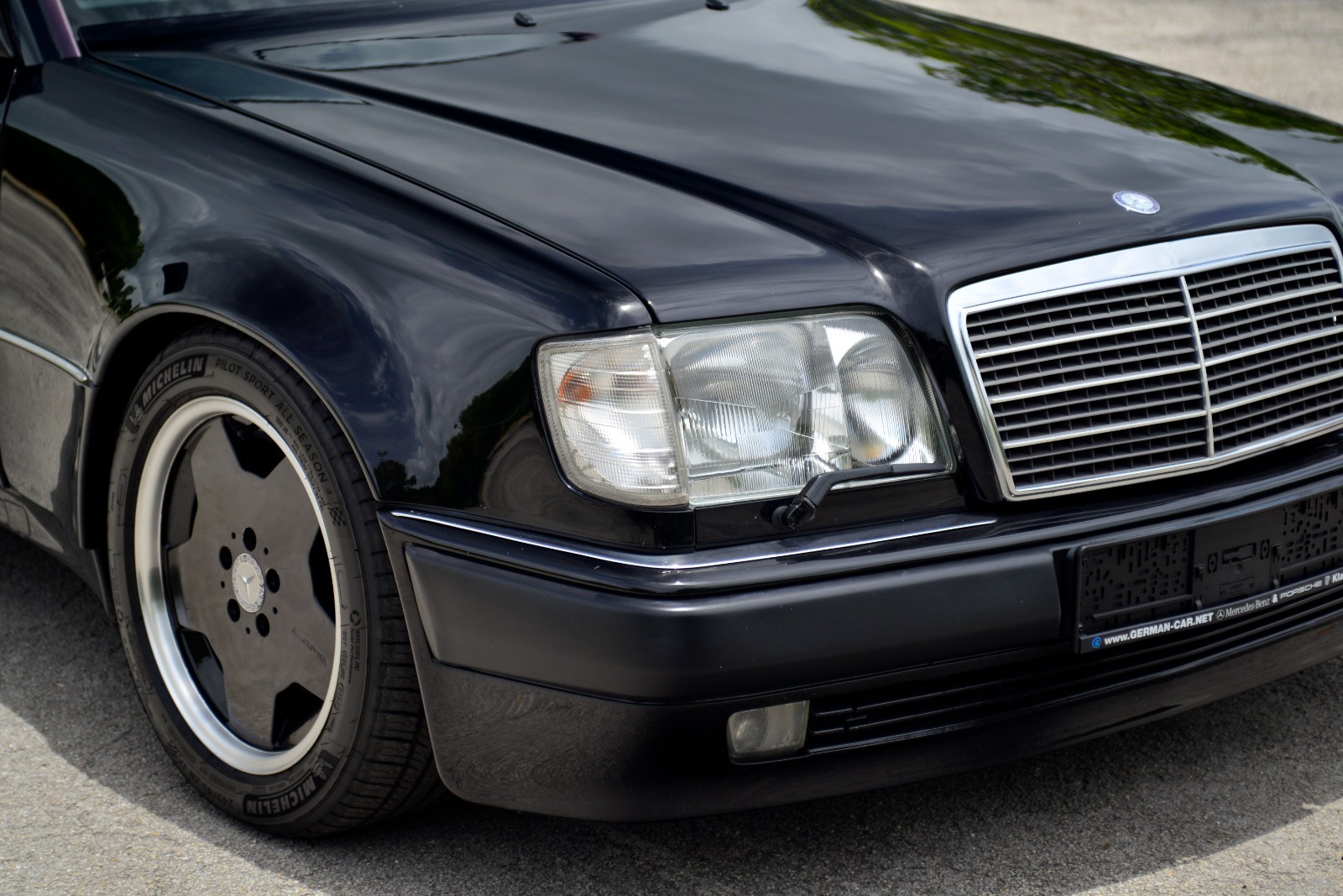 Mercedes-Benz-500-Series-1993-Sedan-14