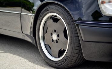 Mercedes-Benz-500-Series-1993-Sedan-15