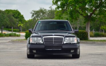 Mercedes-Benz-500-Series-1993-Sedan-3