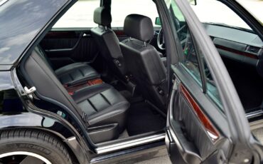 Mercedes-Benz-500-Series-1993-Sedan-30