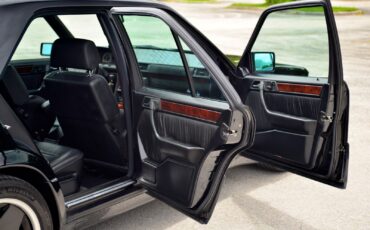 Mercedes-Benz-500-Series-1993-Sedan-32