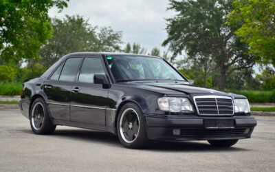 Mercedes-Benz 500-Series 1993 Sedan