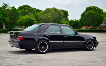 Mercedes-Benz-500-Series-1993-Sedan-5