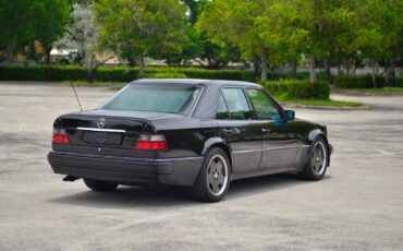 Mercedes-Benz-500-Series-1993-Sedan-6