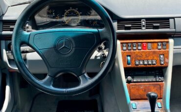 Mercedes-Benz-500-Series-1994-Sedan-11