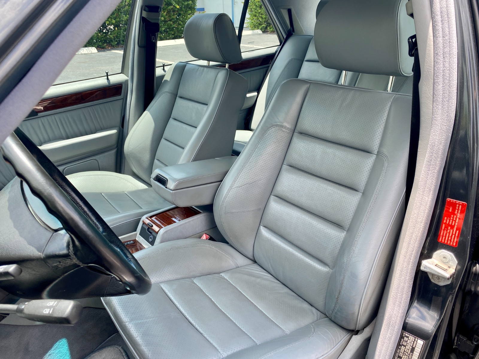 Mercedes-Benz-500-Series-1994-Sedan-14