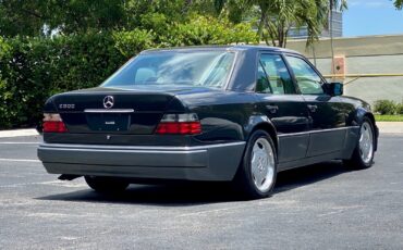 Mercedes-Benz-500-Series-1994-Sedan-4