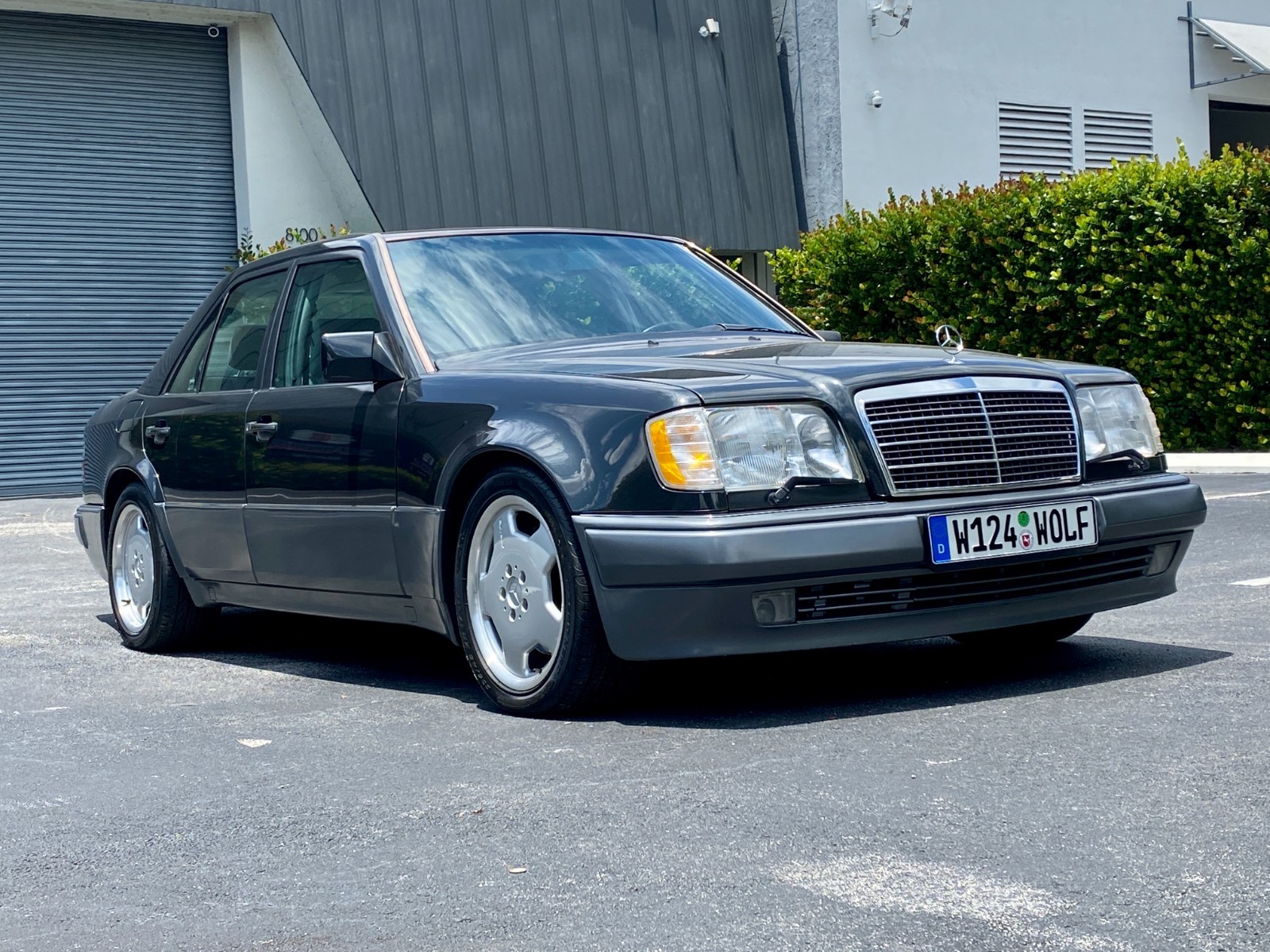 Mercedes-Benz-500-Series-1994-Sedan-6