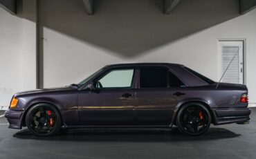 Mercedes-Benz-500E-1992-4D-10