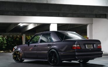 Mercedes-Benz-500E-1992-4D-15