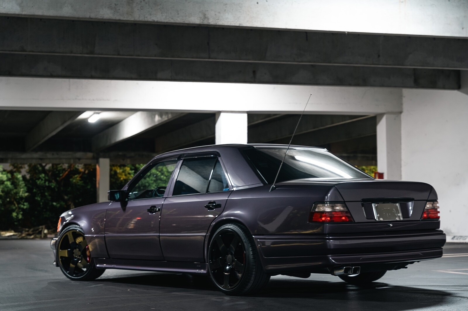 Mercedes-Benz-500E-1992-4D-15