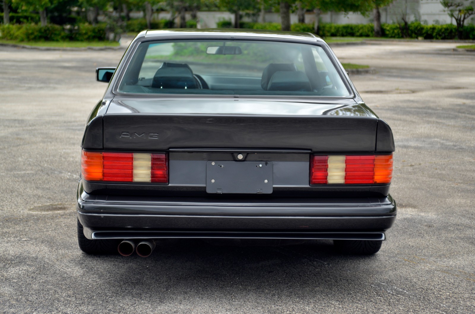 Mercedes-Benz-560SEC-1989-Coupe-9