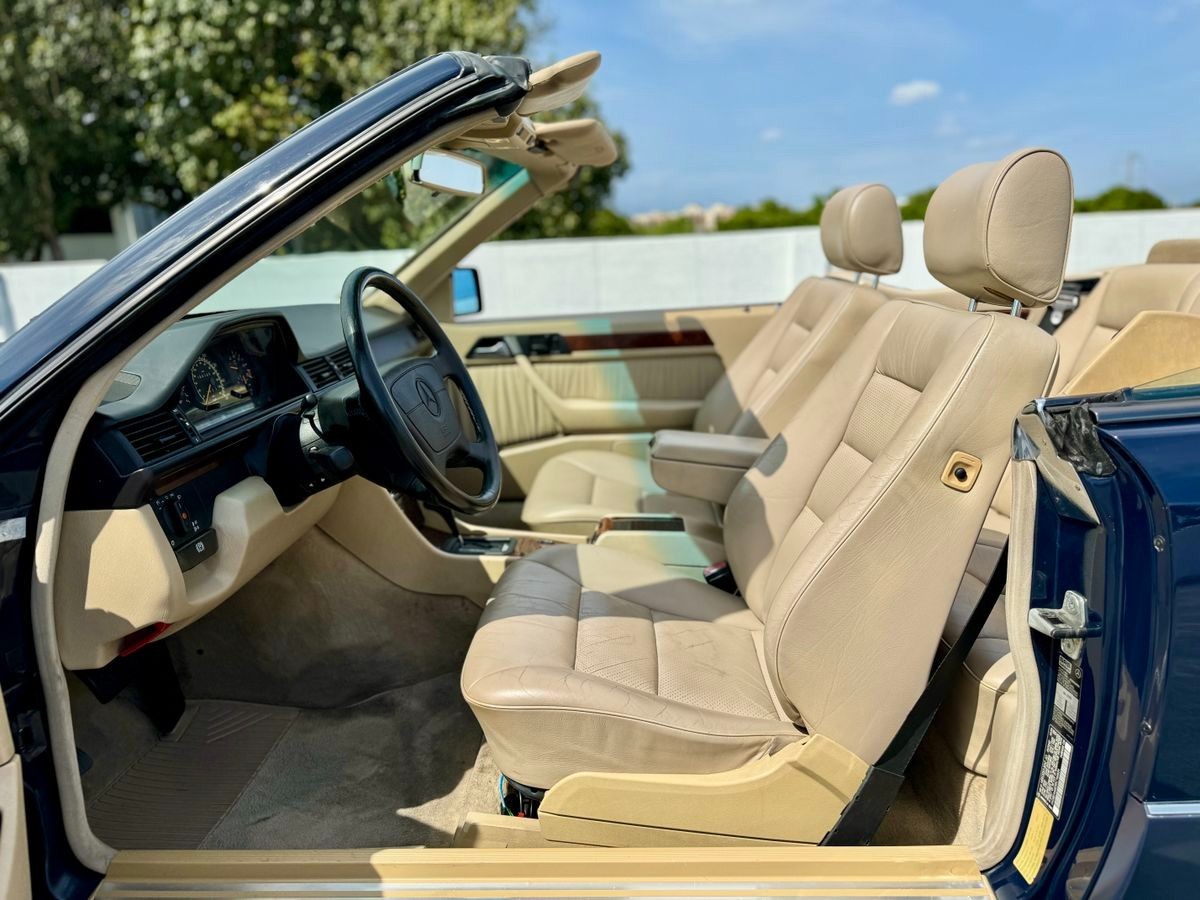 Mercedes-Benz-E-Class-1994-Convertible-11