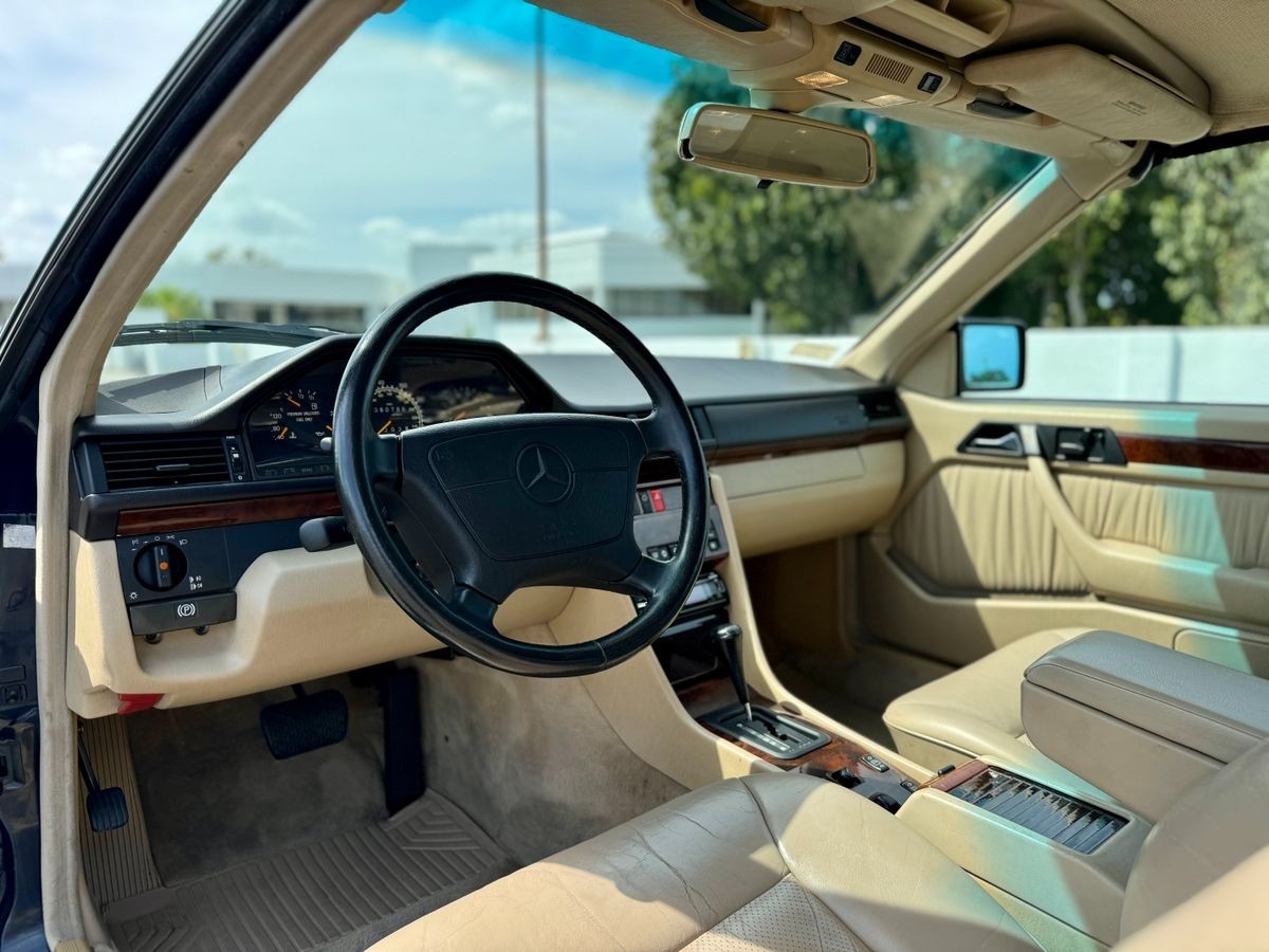 Mercedes-Benz-E-Class-1994-Convertible-13