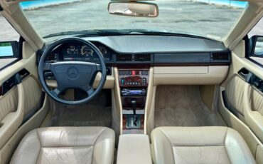 Mercedes-Benz-E-Class-1994-Convertible-15