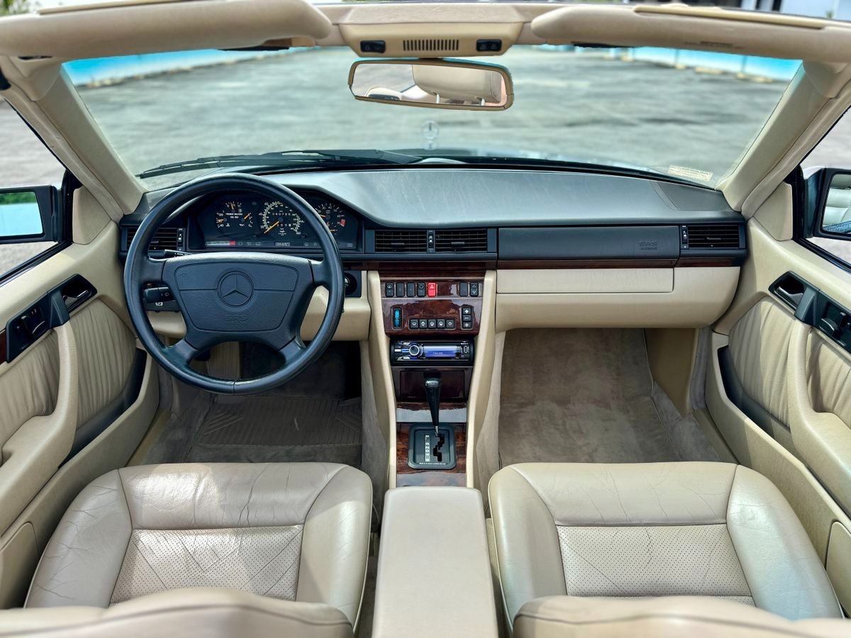 Mercedes-Benz-E-Class-1994-Convertible-15