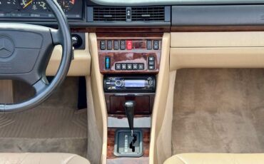 Mercedes-Benz-E-Class-1994-Convertible-18