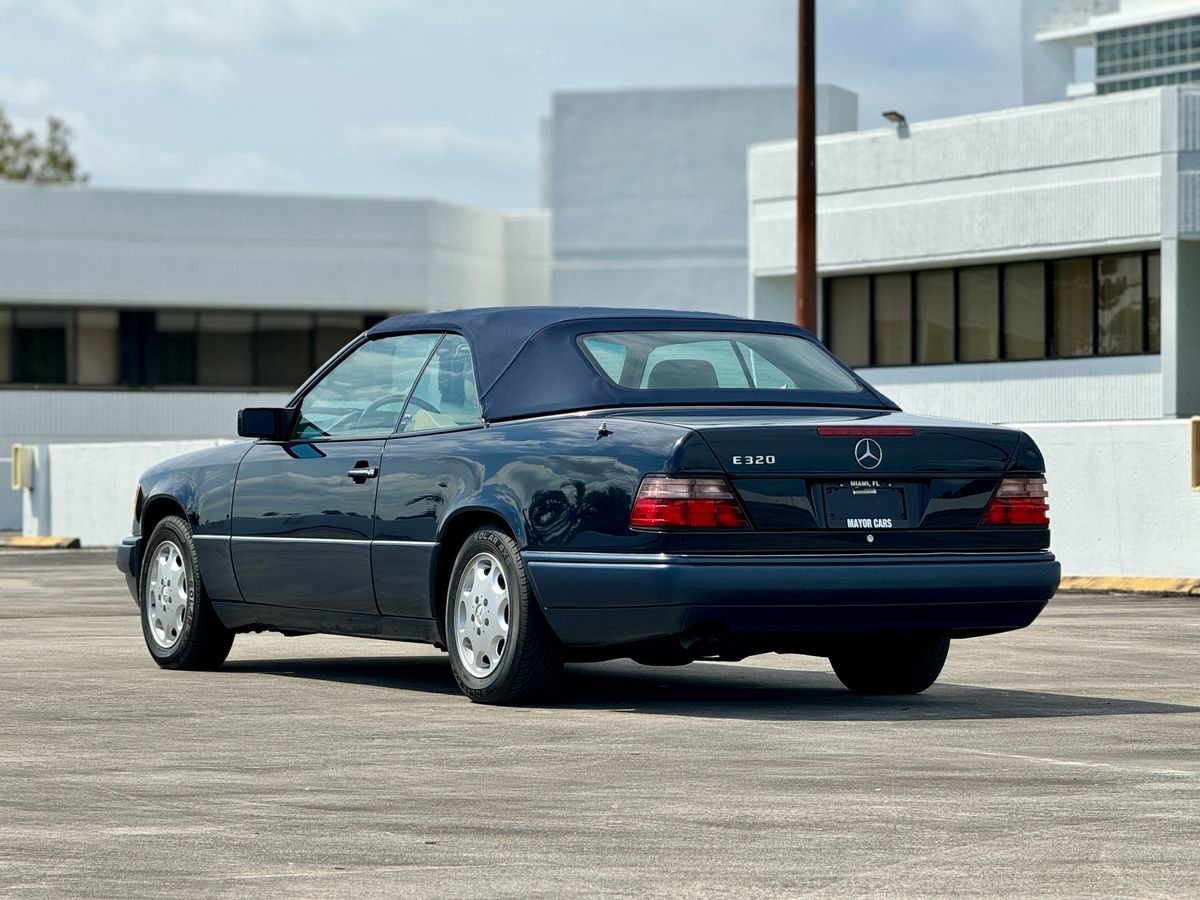 Mercedes-Benz-E-Class-1994-Convertible-2