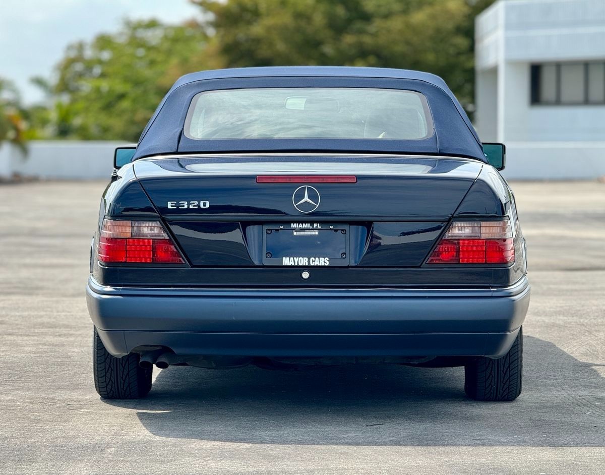 Mercedes-Benz-E-Class-1994-Convertible-3