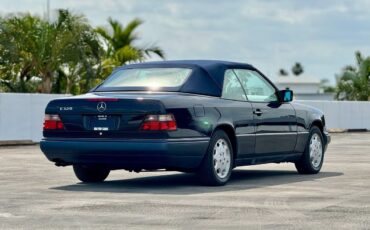 Mercedes-Benz-E-Class-1994-Convertible-4