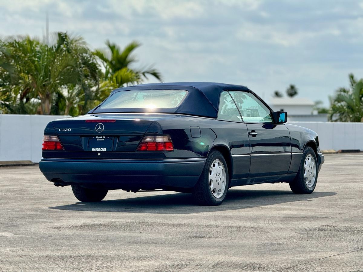 Mercedes-Benz-E-Class-1994-Convertible-4