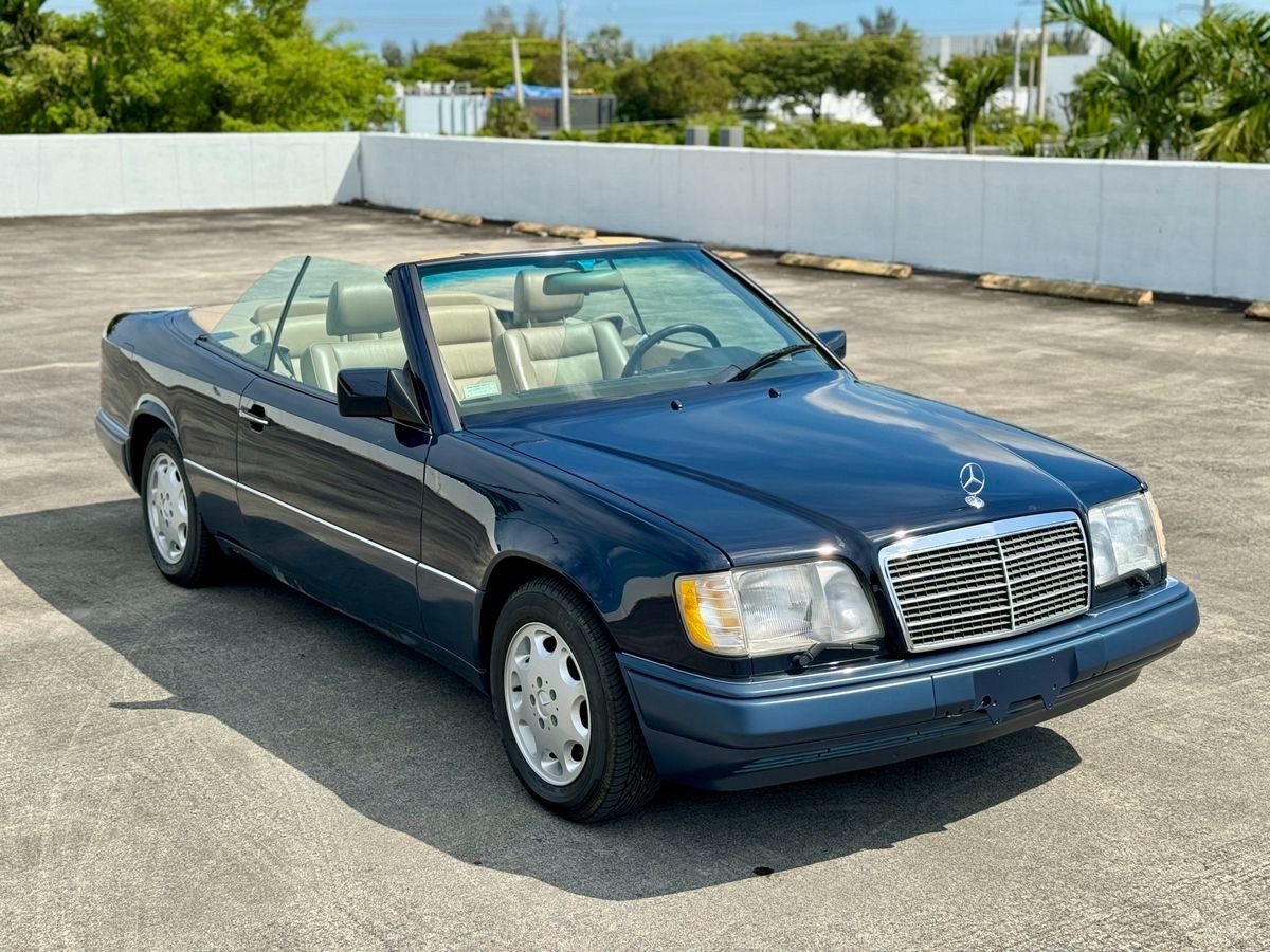 Mercedes-Benz-E-Class-1994-Convertible-8