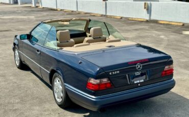 Mercedes-Benz-E-Class-1994-Convertible-9