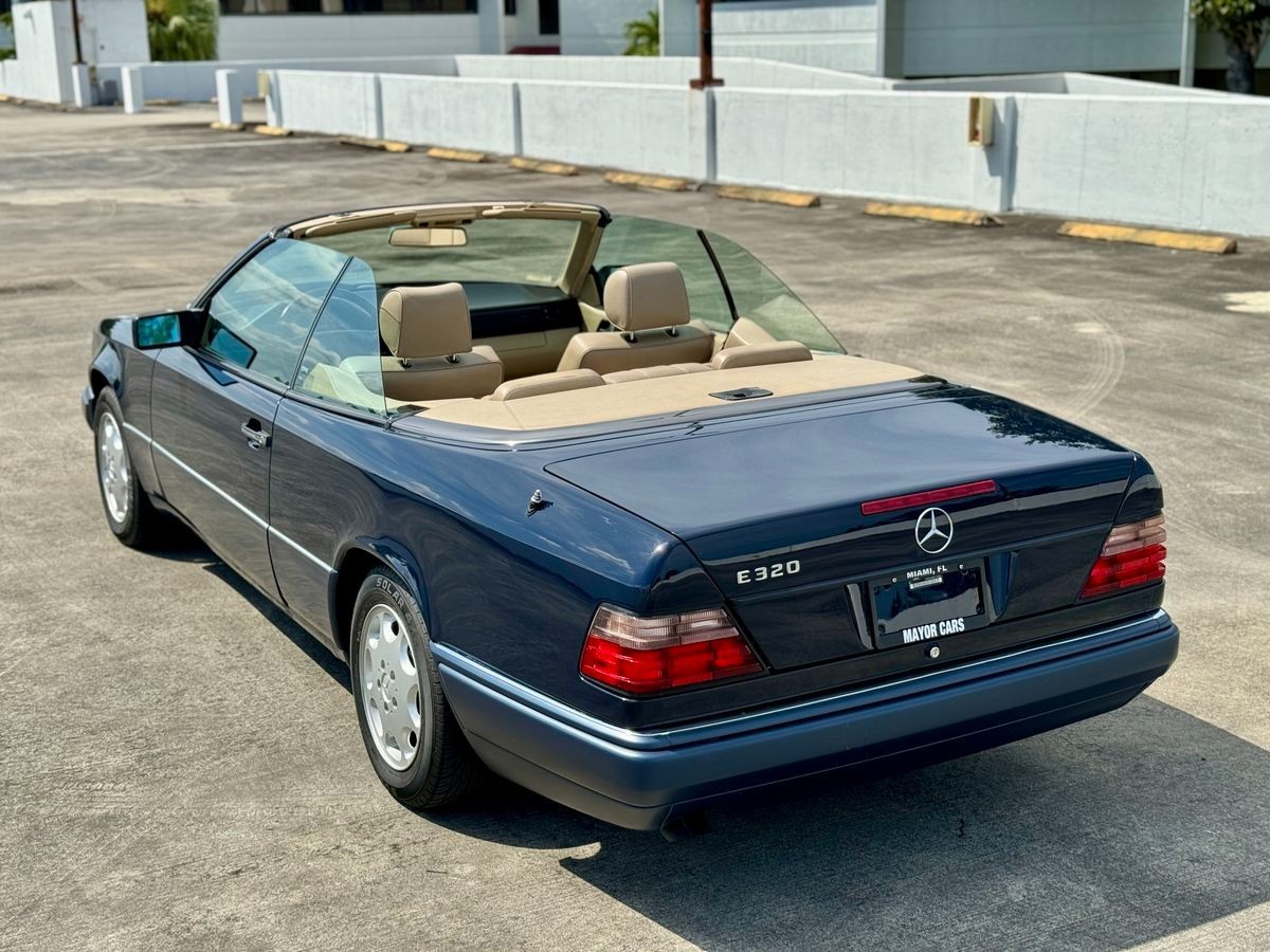 Mercedes-Benz-E-Class-1994-Convertible-9