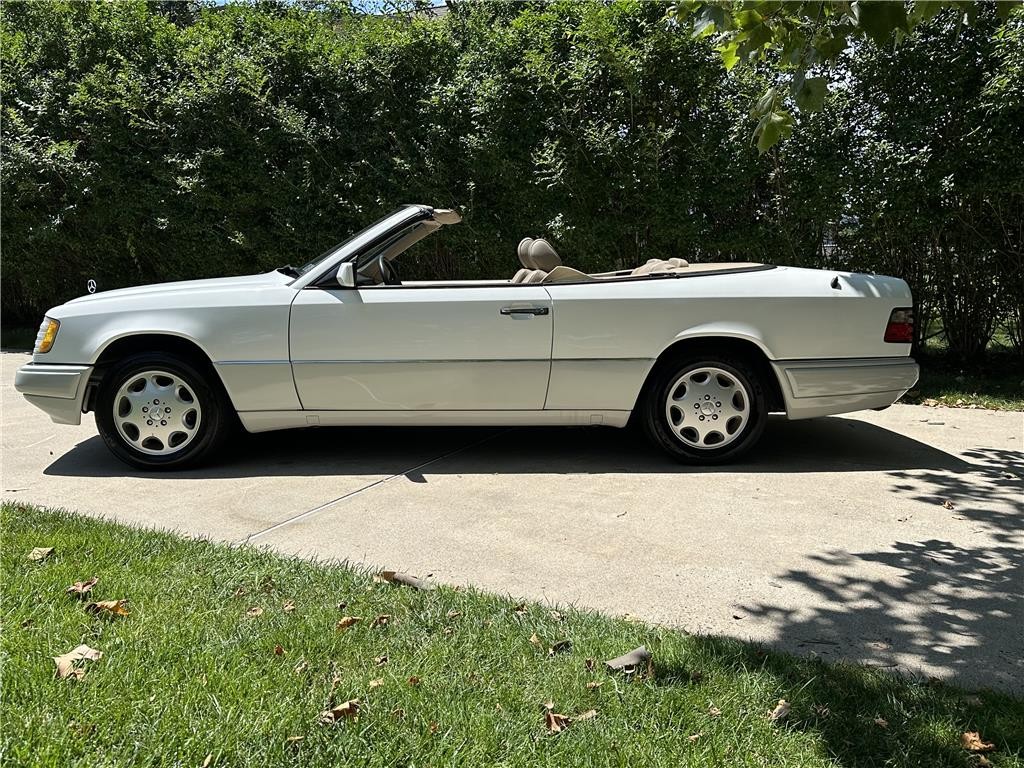 Mercedes-Benz-E320-Convertible-1995-Convertible-1