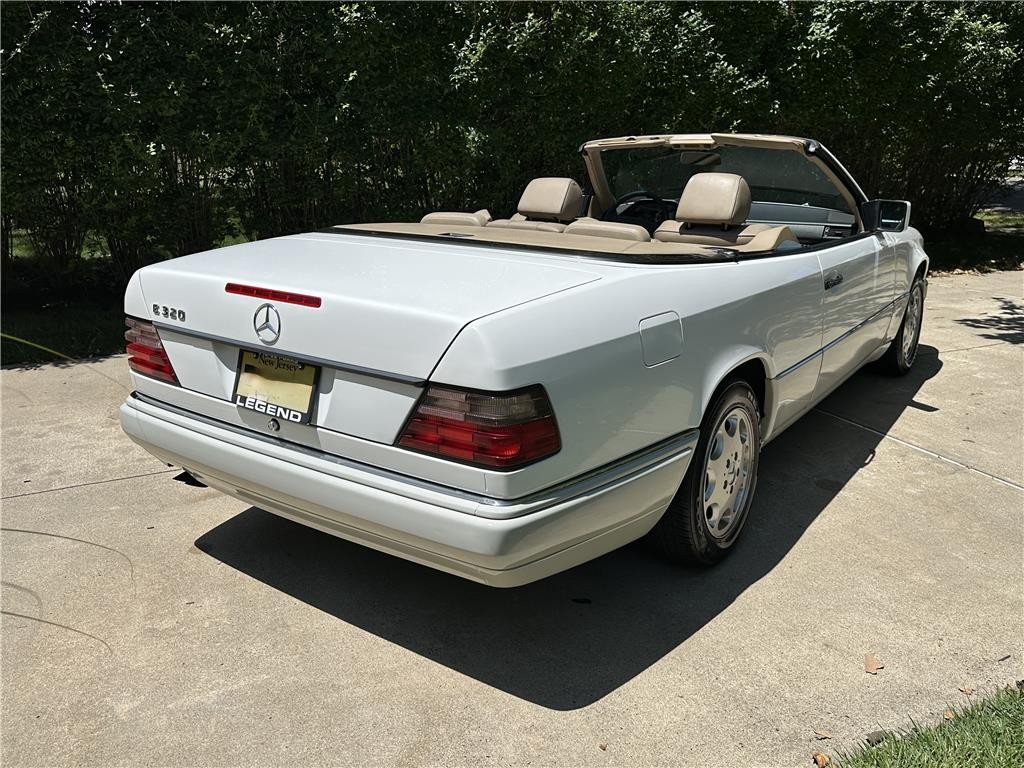 Mercedes-Benz-E320-Convertible-1995-Convertible-25