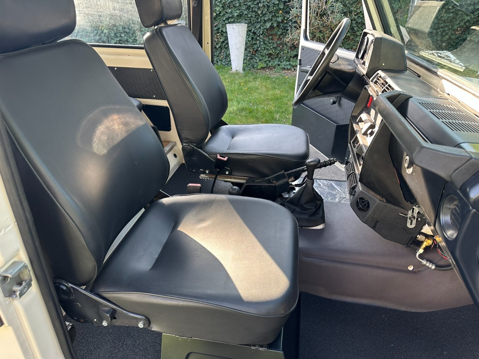 Mercedes-Benz-G-Class-1986-SUV-14