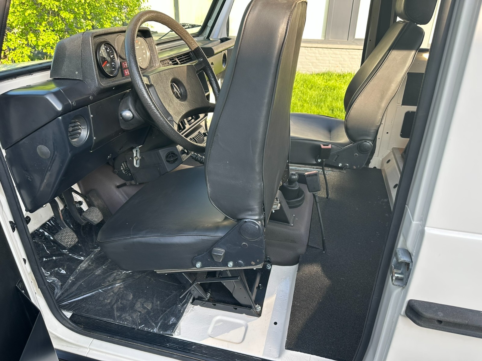 Mercedes-Benz-G-Class-1986-SUV-23