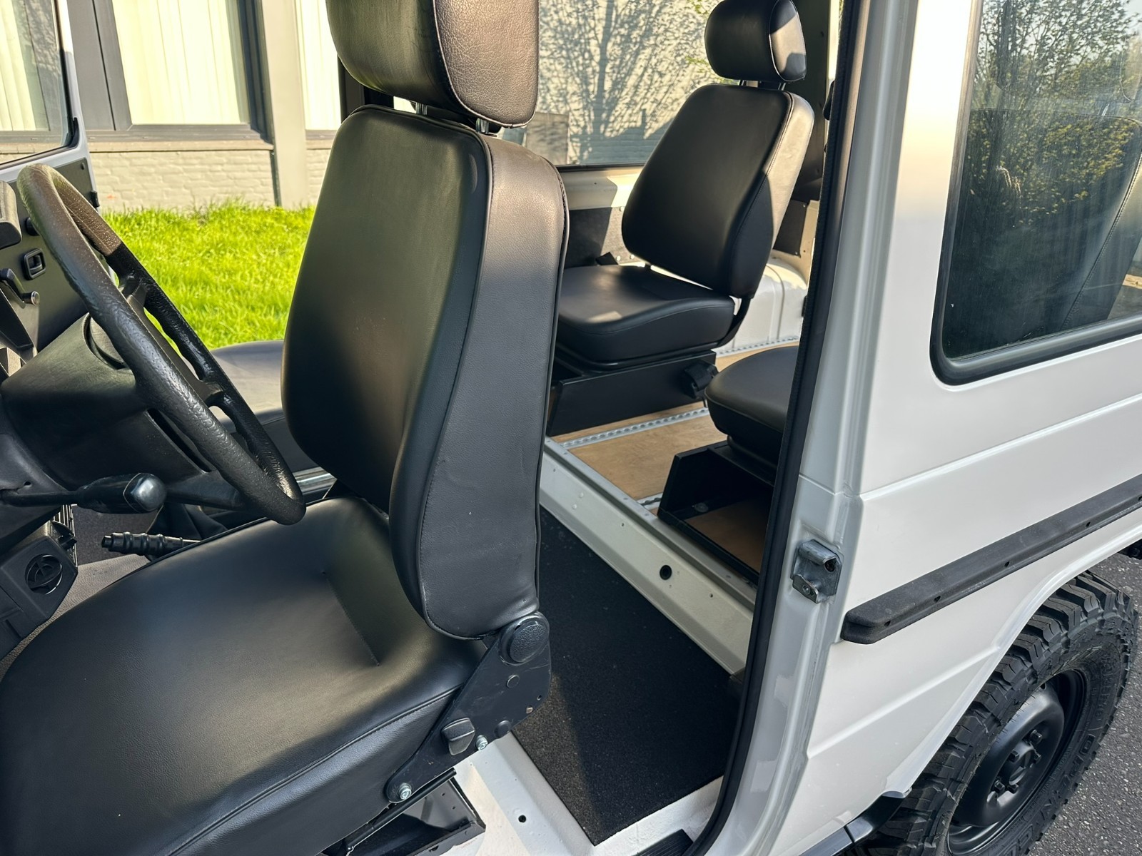 Mercedes-Benz-G-Class-1986-SUV-24