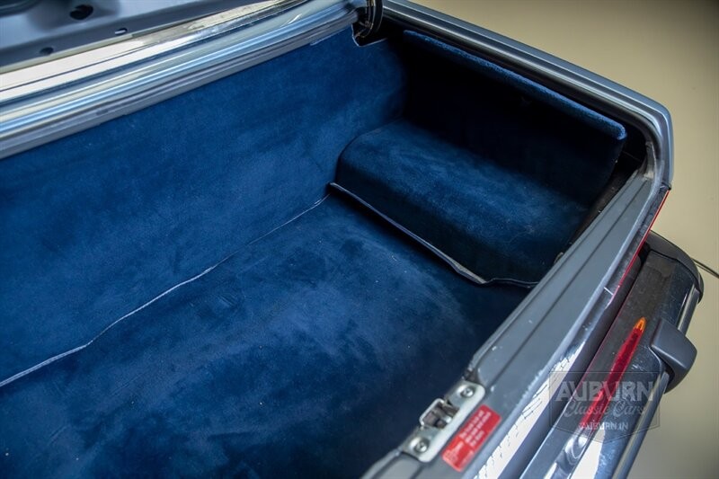 Mercedes-Benz-Roadster-1986-32
