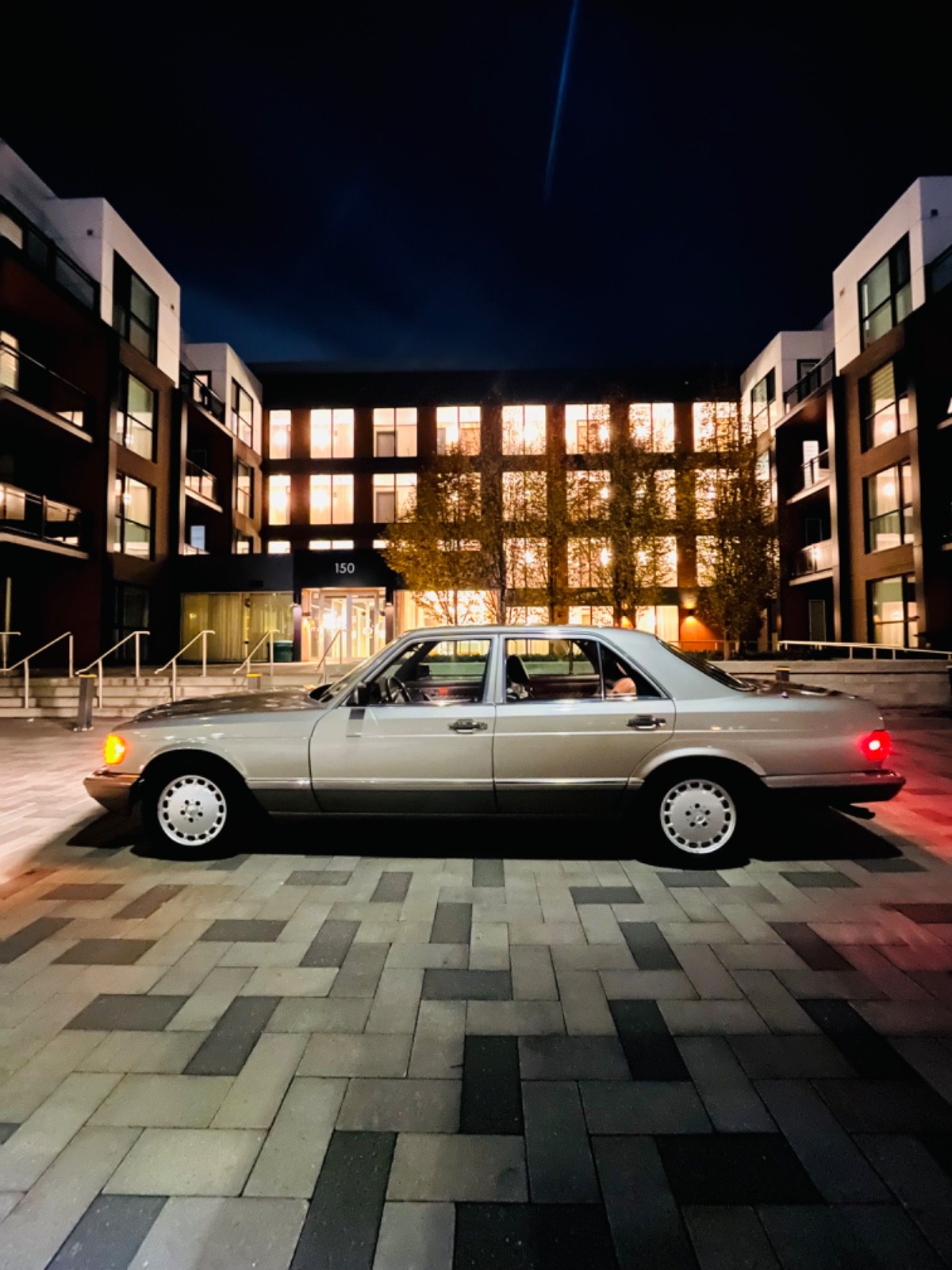 Mercedes-Benz-S-Class-1989-Sedan-1