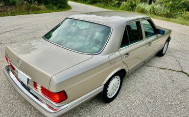 Mercedes-Benz-S-Class-1989-Sedan-13