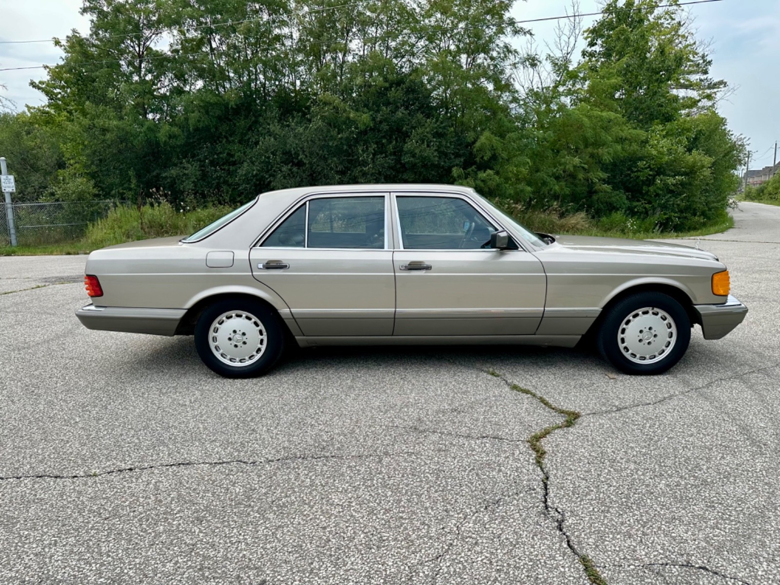 Mercedes-Benz-S-Class-1989-Sedan-14