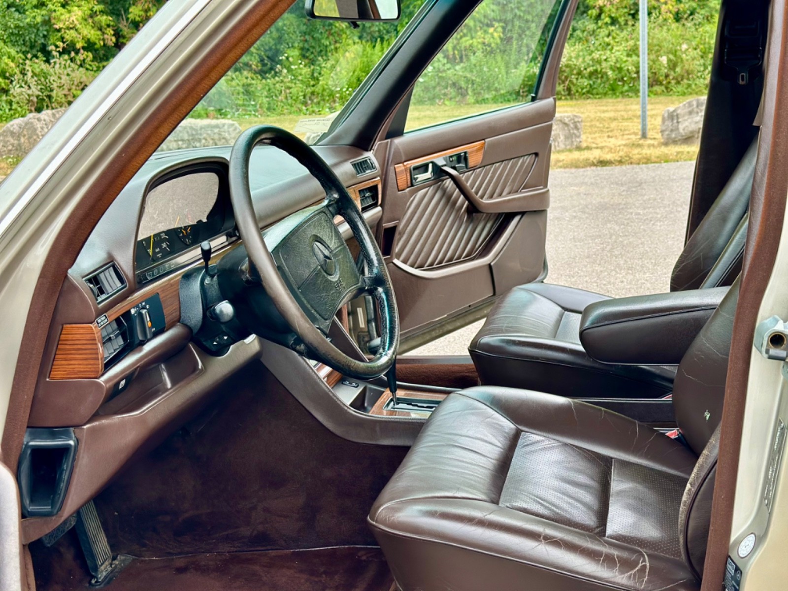 Mercedes-Benz-S-Class-1989-Sedan-15