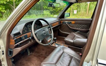 Mercedes-Benz-S-Class-1989-Sedan-16