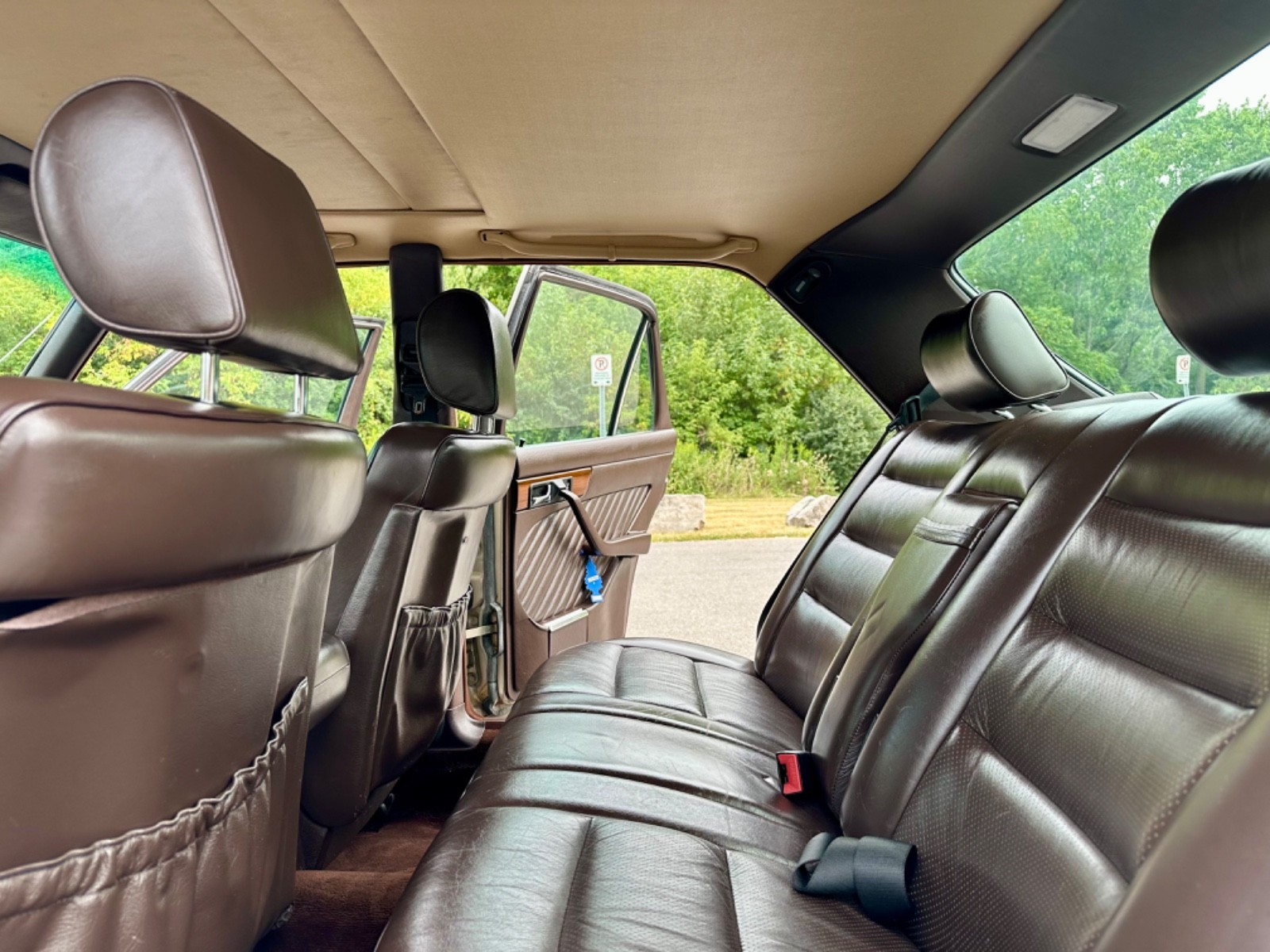 Mercedes-Benz-S-Class-1989-Sedan-17