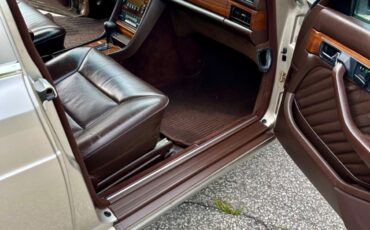 Mercedes-Benz-S-Class-1989-Sedan-18