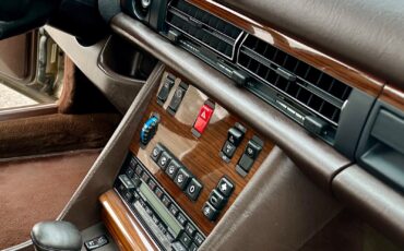 Mercedes-Benz-S-Class-1989-Sedan-20